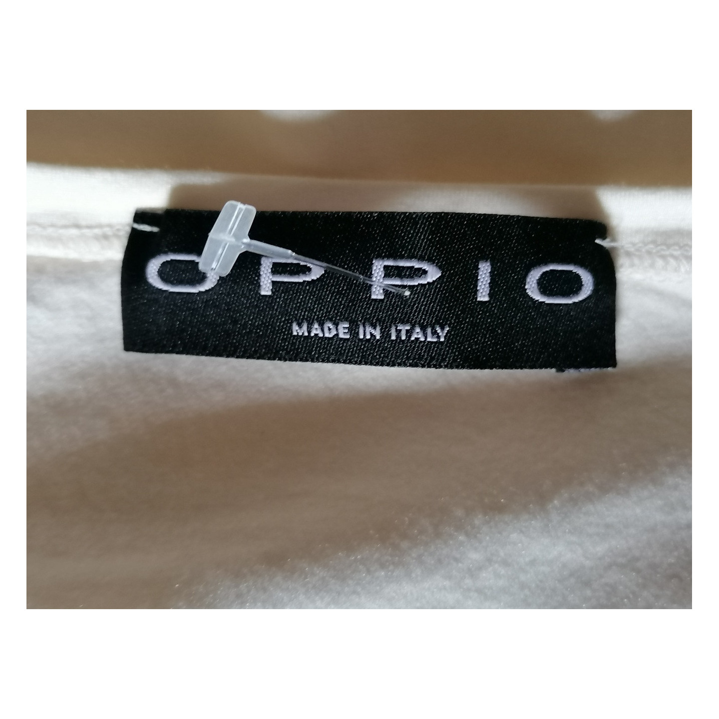 OPPIO Made in Italy – Haut col V blanc premium neuf NOS