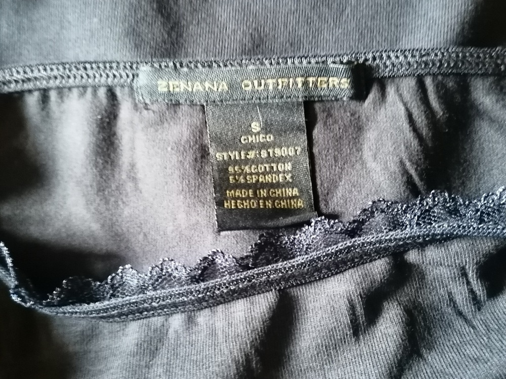 Débardeur Zenana Outfitters bleu-marine à fines bretelles broderies