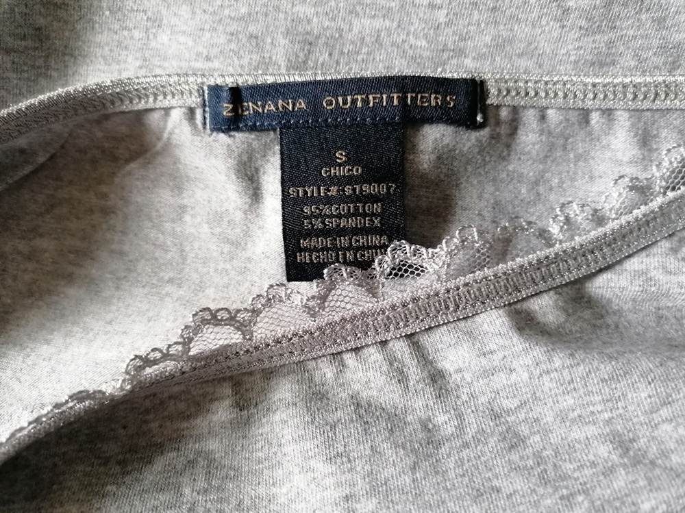 Débardeur Zenana Outfitters gris à fines bretelles brodées